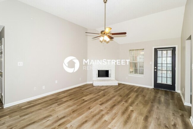 Building Photo - 3 Bedroom Pet-Friendly Home in Memphis, TN with Main Street Renewal
