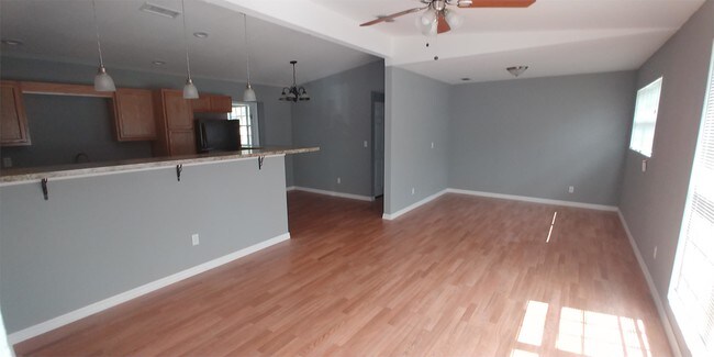 Foto del edificio - 7925 Patou Dr S