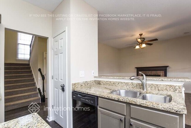 Foto del edificio - 7010 Surrey Dr