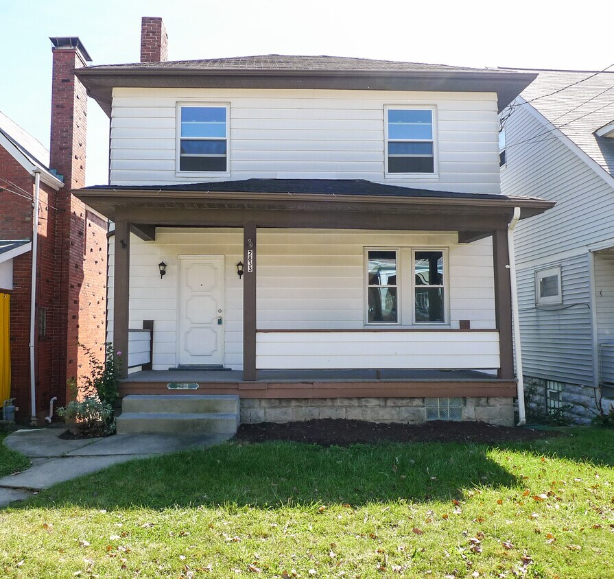 Foto principal - 2833 Midland Street