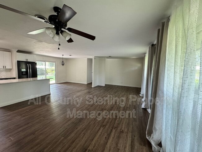 Foto del edificio - 353 SE Olustee Ave