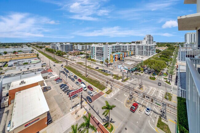 Foto del edificio - 140 S Dixie Hwy