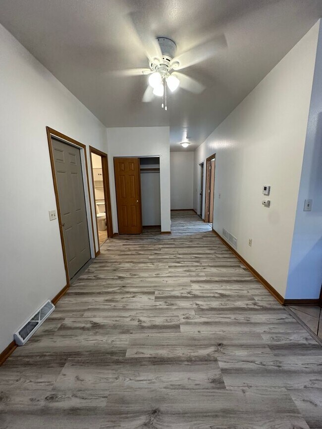 Foto del edificio - 302 E Hadley St