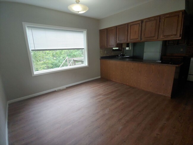 Foto del edificio - 616-618 Spear Ave