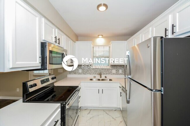 Building Photo - 3 Bedroom Pet-Friendly Home in NASHVILLE, TN with Main Street Renewal