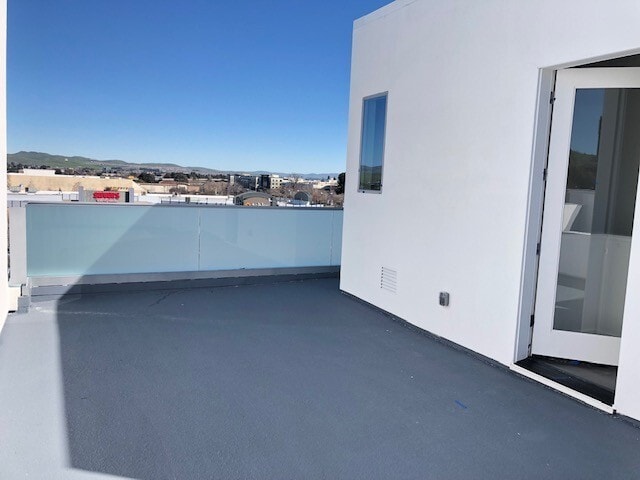 Building Photo - Newer Central Dublin Townhome with 2-Car Garage and Private Rooftop Deck