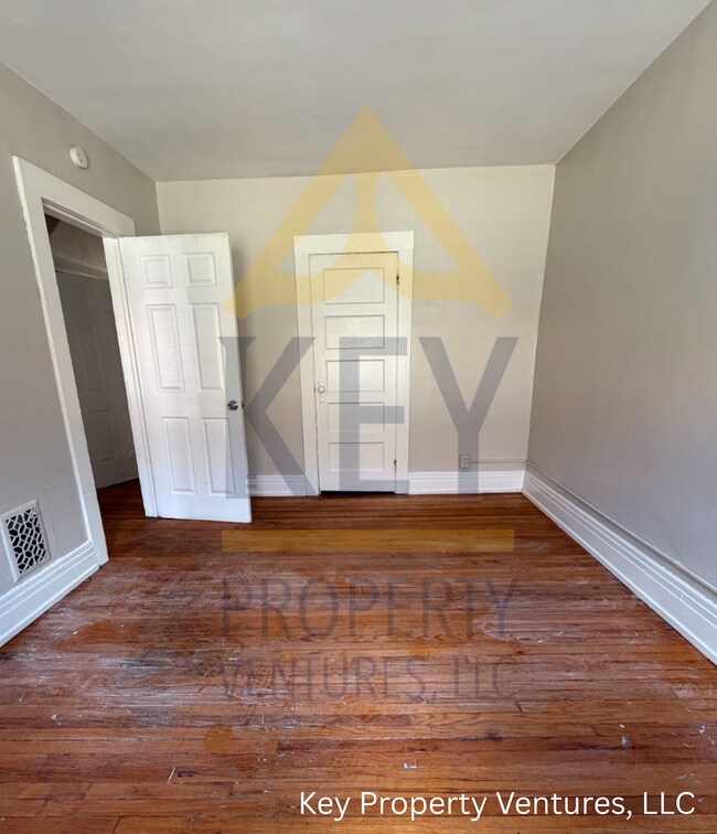 Foto del edificio - 8 Clay Ave