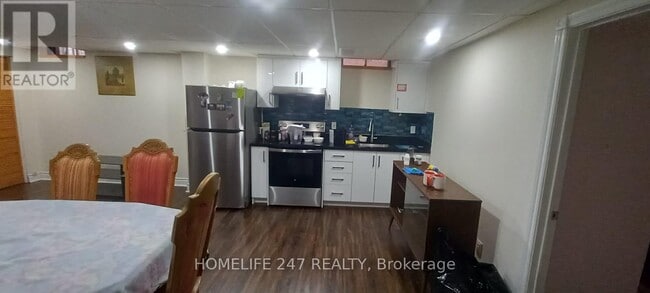 Photo du bâtiment - 16 Hallen Rd