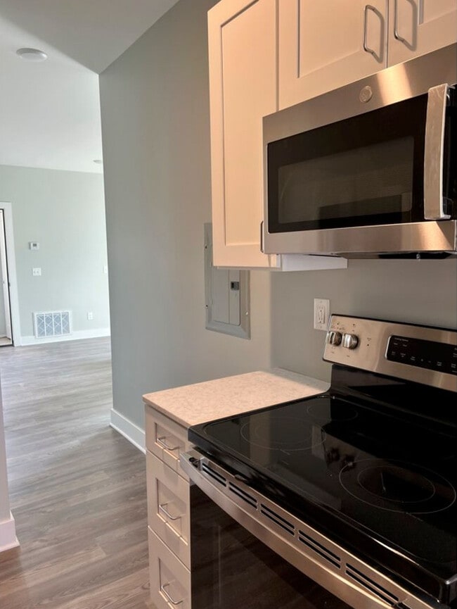 Building Photo - Whitesand Property Management