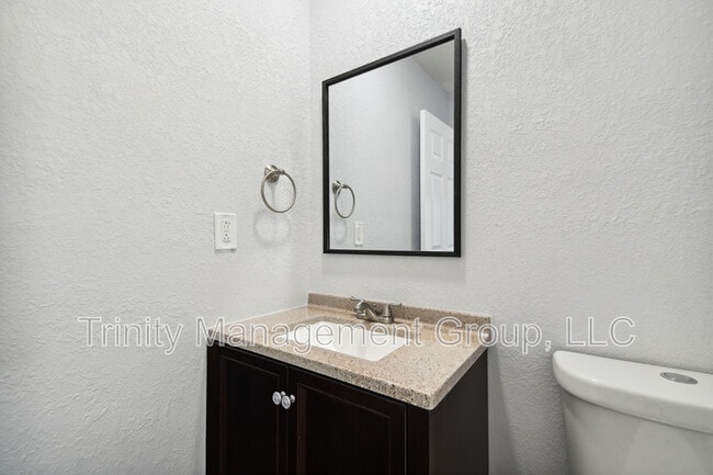 Foto del edificio - 1051 Dogwood Dr