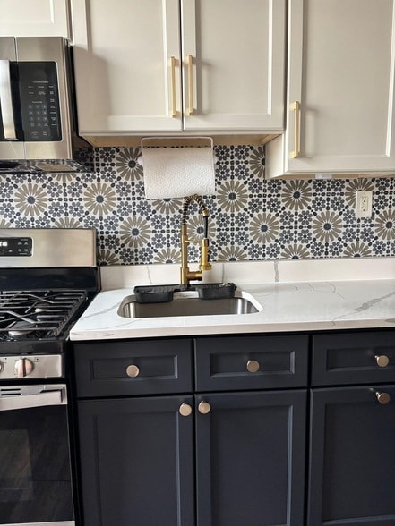 Building Photo - 23 Nelson Ave