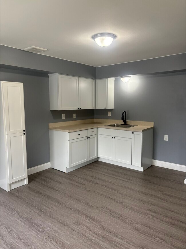 Building Photo - 5220 Western Rd