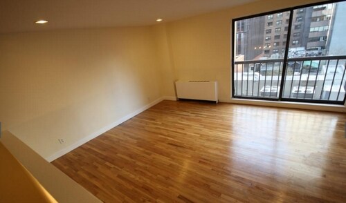 Primary Photo - 178 E 54th St