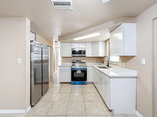 Foto del edificio - 3632 Brompton Dr