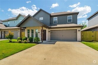 Building Photo - 3207 SW Hillstone Ave