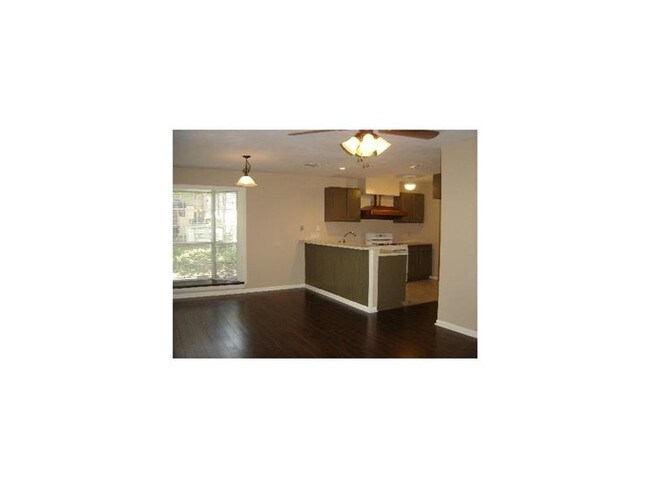 Foto del edificio - 4613 Raintree Blvd