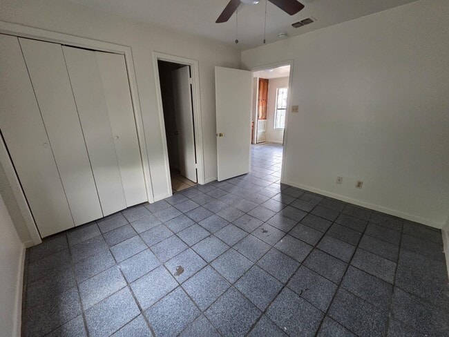 Foto del edificio - 2704 E Kearney St