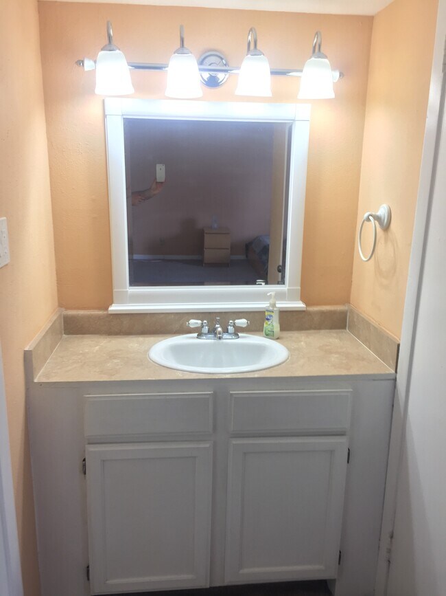 Foto del edificio - 3400 Timmons Ln