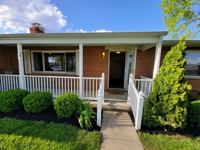 Building Photo - 2276 White Rd