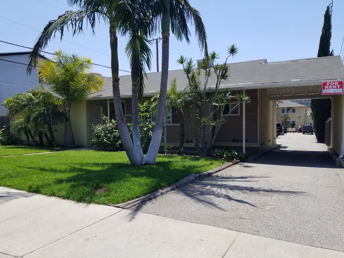 Foto principal - 208 E Stocker St