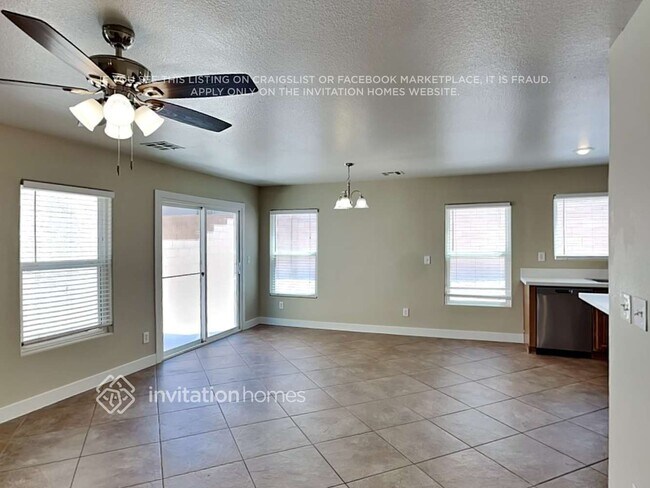 Foto del edificio - 133 Gilliflower Ave