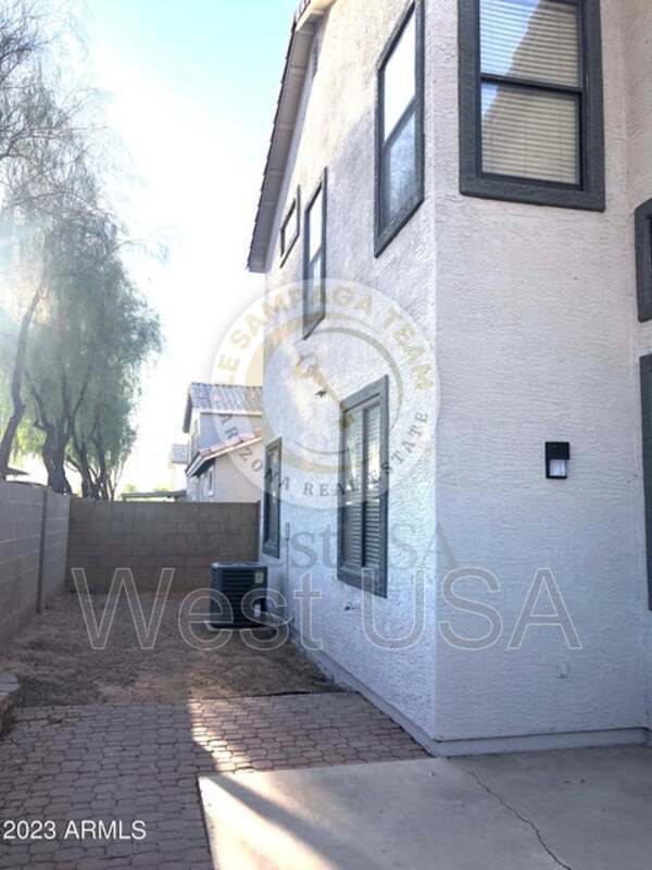 Building Photo - 1425 S Lindsay Rd
