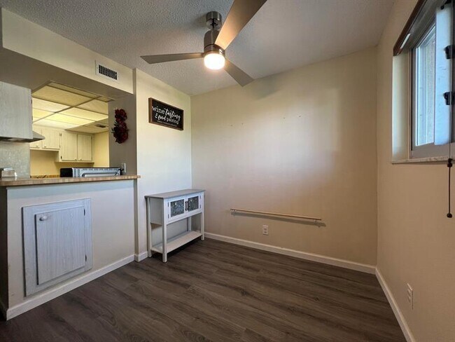 Foto del edificio - 1807 Fairview Villas Dr