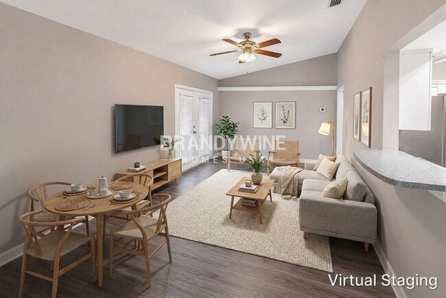 Foto del edificio - 220 Bonnie Glen Ln