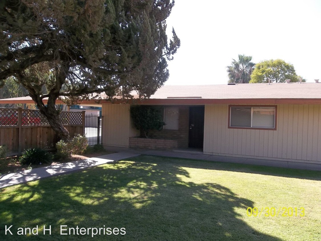 Primary Photo - 950 N Villa Ave