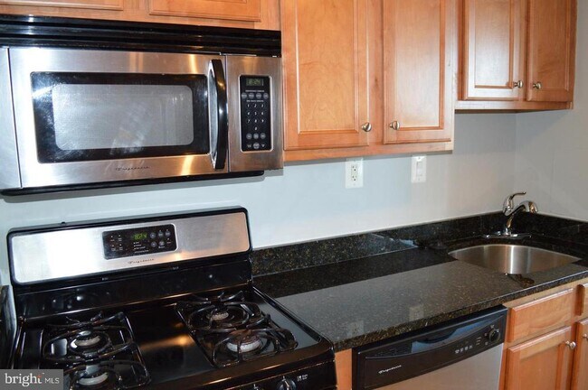 Foto del edificio - 1220 Blair Mill Rd
