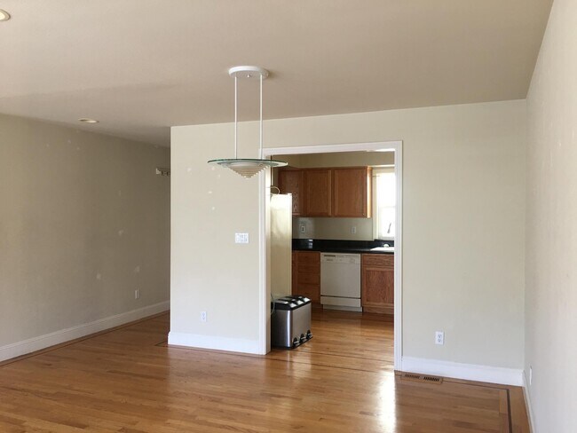 Building Photo - 526 23rd Ave