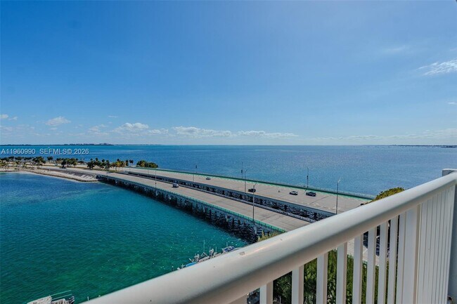 Foto del edificio - 150 SE 25th Rd