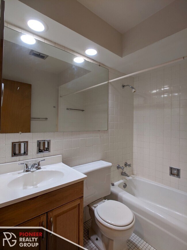Foto del edificio - 531 W Aldine Ave