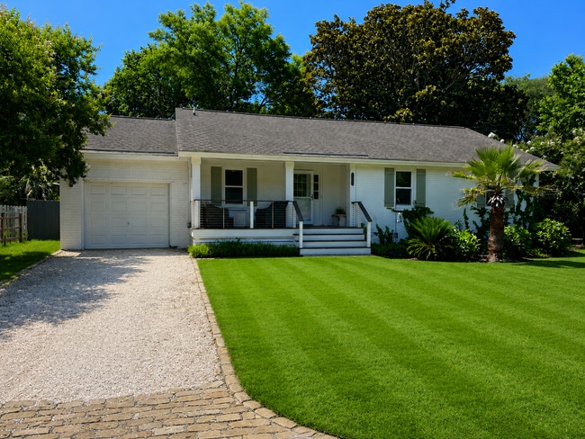 Photo - 3 Bedroom 2 Bath Furnished House in Harborgate Shores - Mt Pleasant