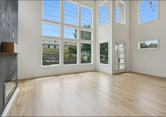 Foto del edificio - New Construction 4Bedroom/5Bathroom Home in Sylvan Heights