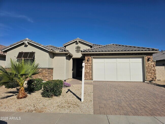 Building Photo - 8622 W Rancho Dr