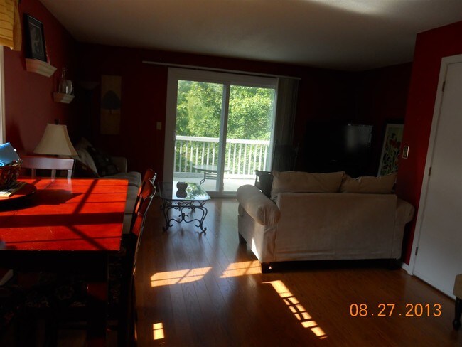 Foto del edificio - 411 Fox Hollow Way
