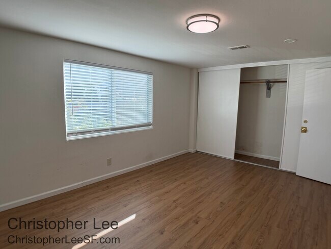 Foto del edificio - 2450 Ardee Ln