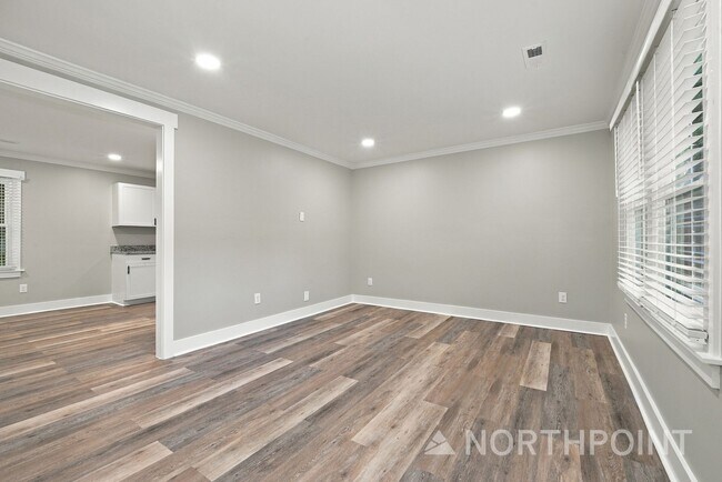 Foto del edificio - 7124 Sherbourne Dr
