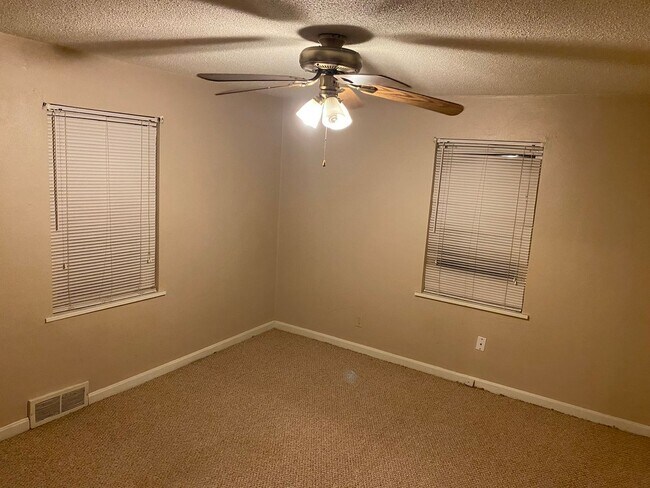 Foto del edificio - One bedroom apartment in Alton