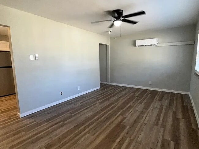 Building Photo - 3333 Lawn Ave