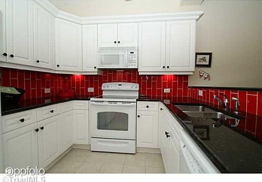 Building Photo - 129 N Lake Louise Dr