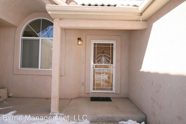 Building Photo - 5165 Peak Villa Heights