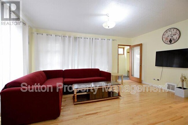 Photo du bâtiment - 9925-9106 106 Ave