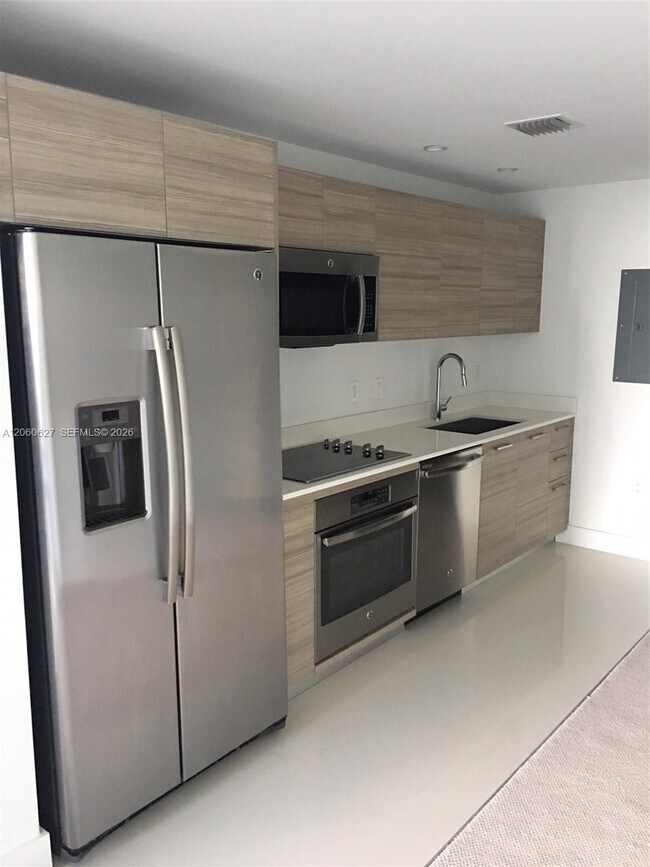 Foto del edificio - 121 NE 34th St