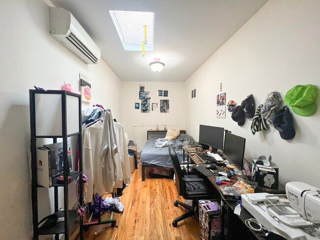 Foto del edificio - 329 Lewis Ave