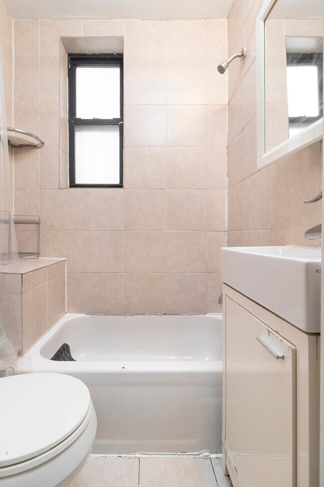 Foto del edificio - 316 E 96th St