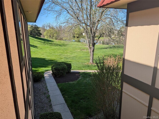 Foto del edificio - 9 Loudon Dr