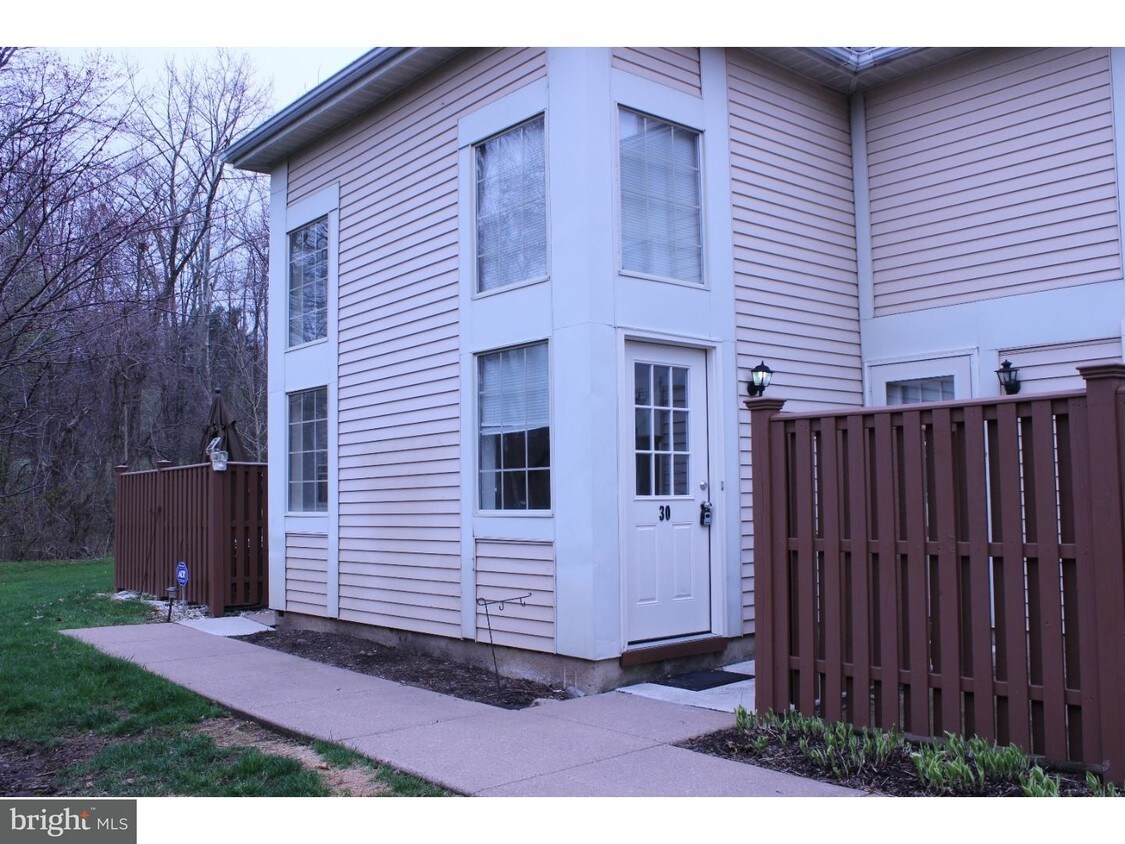 Primary Photo - 30 Brookside Ct