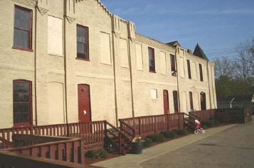 Primary Photo - 208 W South St